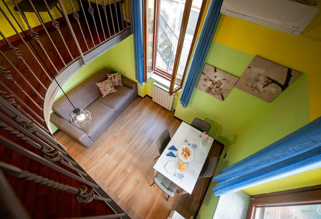 Casa "Positano" Da Ely - Salerno Centro Con Self Check-In Apartment Exterior foto